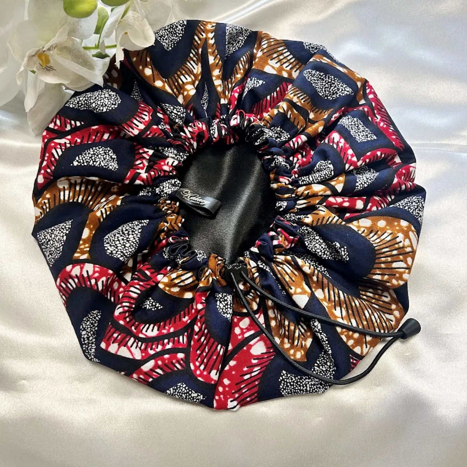 bonnet de nuit en satin écailles