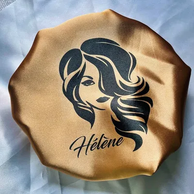 bonnet de nuit en satin à personnaliser cheveux bouclés doré