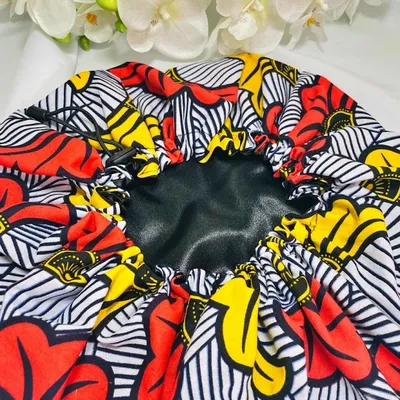 bonnet de nuit en satin saumon fleurs de mariage