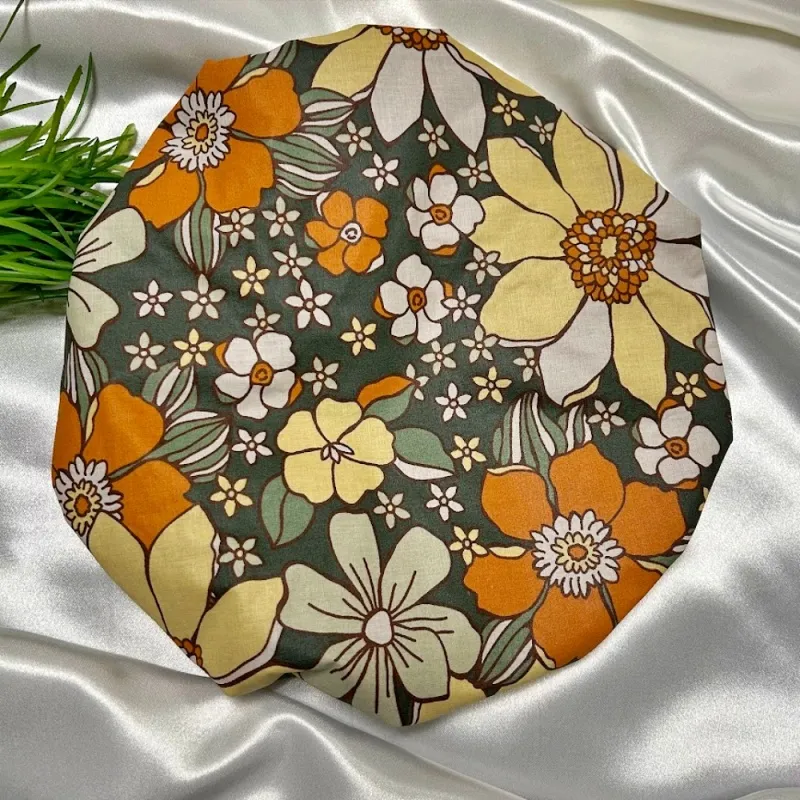 bonnet de soin capillaire motif fleurs