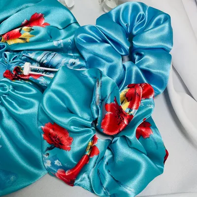 CHOUCHOU EN SATIN FLORA TURQUOISE