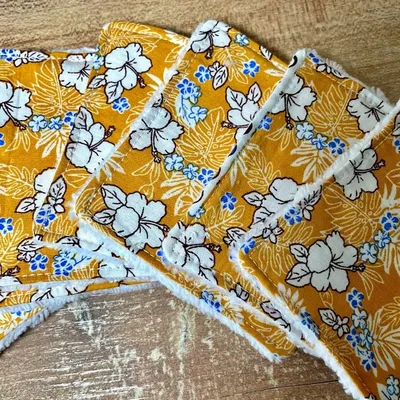 lingette lavable fleurs hibiscus moutarde