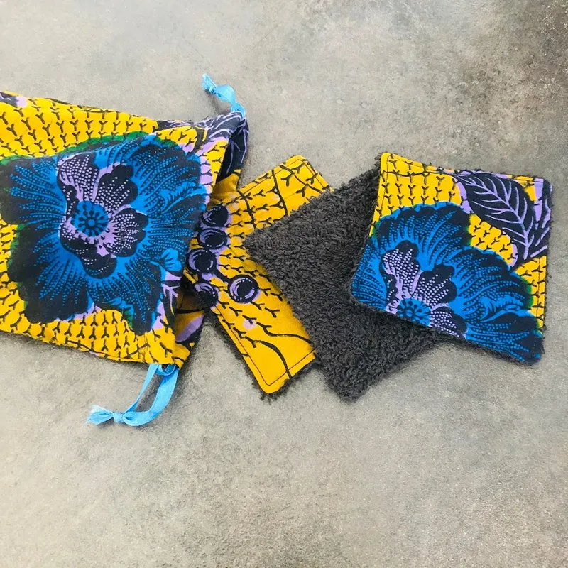 pochon fleurs bleues et lingettes kalavy