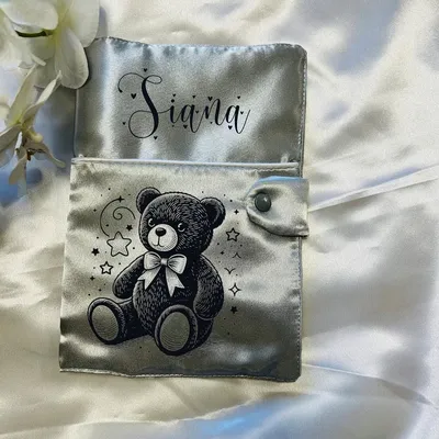 Poège carnet de santé en satin à personnaliser