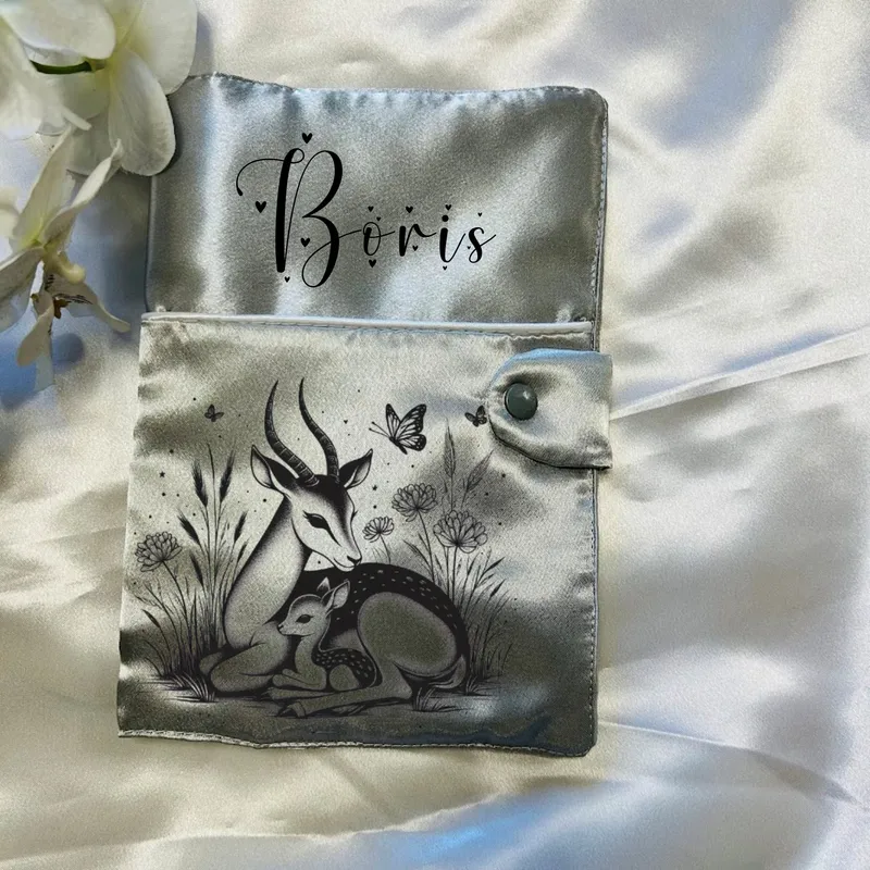 Protège carnet de santé en satin antilope