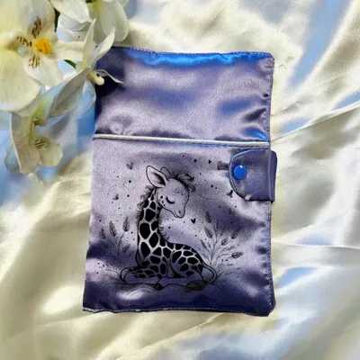 Protège carnet de santé en satin girafe 