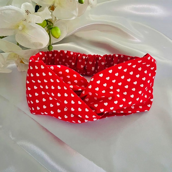 bandeau rouge coeur blanc