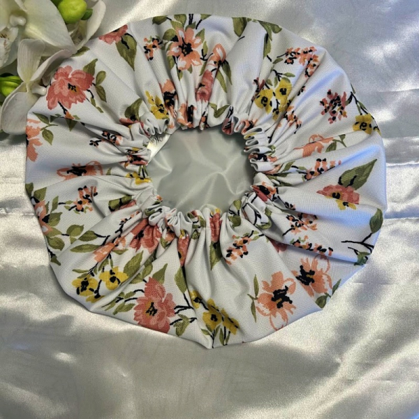 bonnet de douche fleurs