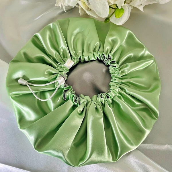 bonnet de nuit en satin vert d'eau et gris 