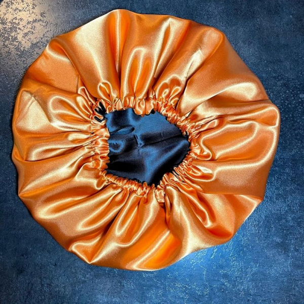 Bonnet de nuit noir orange