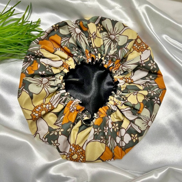 bonnet de soin capillaire motif fleurs