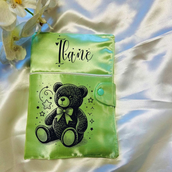 Poège carnet de santé en satin à personnaliser