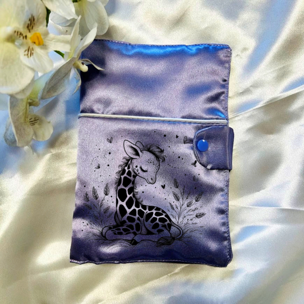 Protège carnet de santé en satin girafe 
