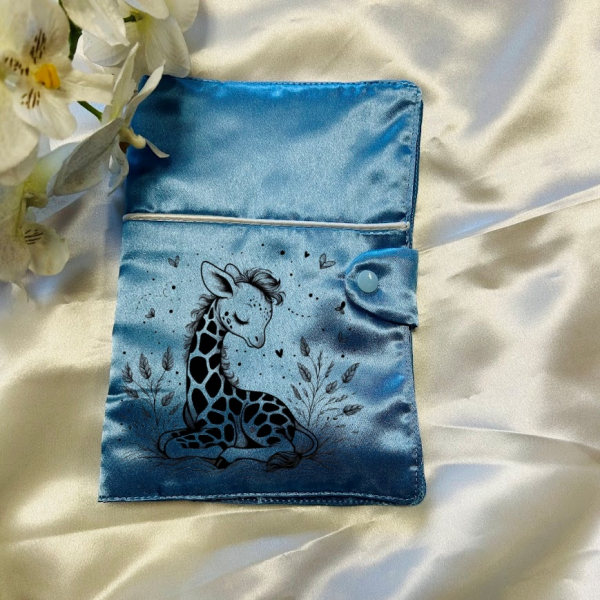 Protège carnet de santé en satin girafe 