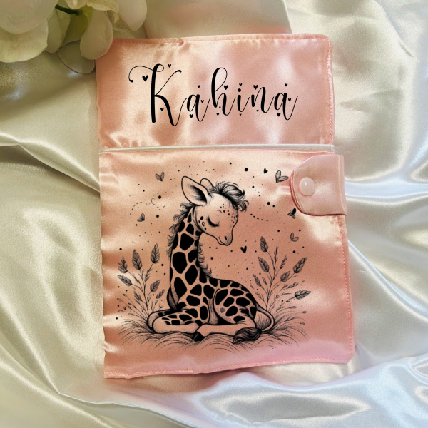 Protège carnet de santé en satin girafe 